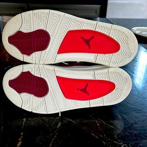 Jordan 4s
